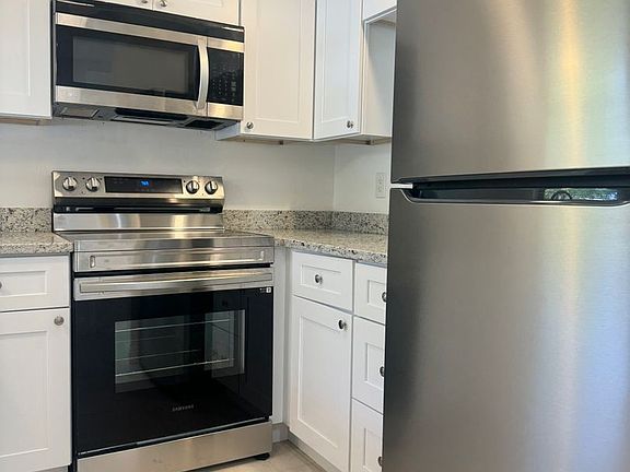2nd image of 130-136 Cape Coral Pkwy W #6