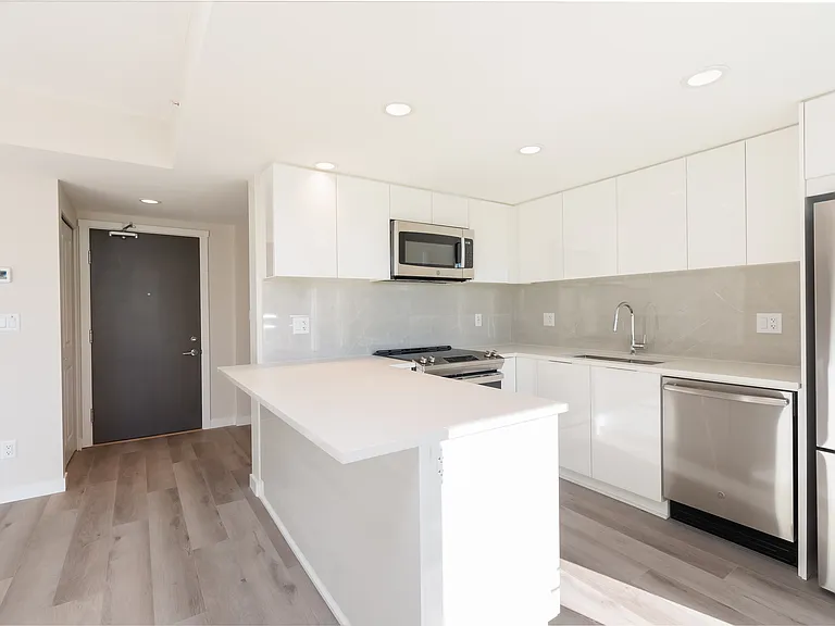 1182 Westwood St — Photo 110