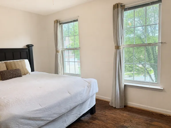 (undisclosed Address), White Plains, MD 20695