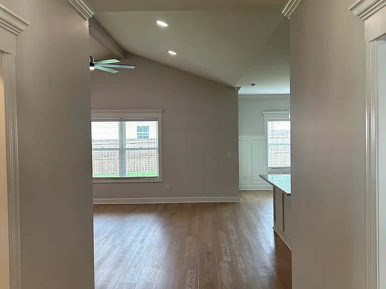 204 Turtle Cove Ln — Photo 3