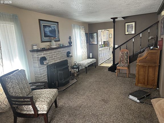 3rd image of 2063 Alder Ave