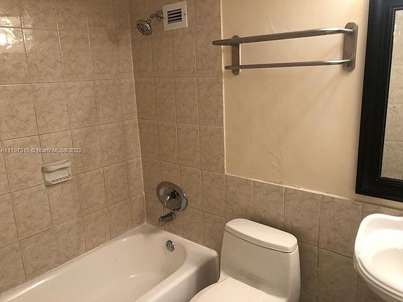 5th image of 19201 Collins Ave #1149
