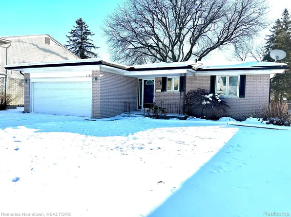 1182 Winthrop Dr, Troy, MI 48083