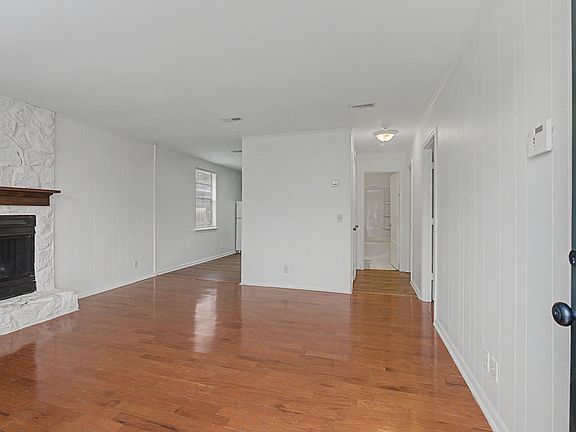 2nd image of 4902A Nebraska Ave