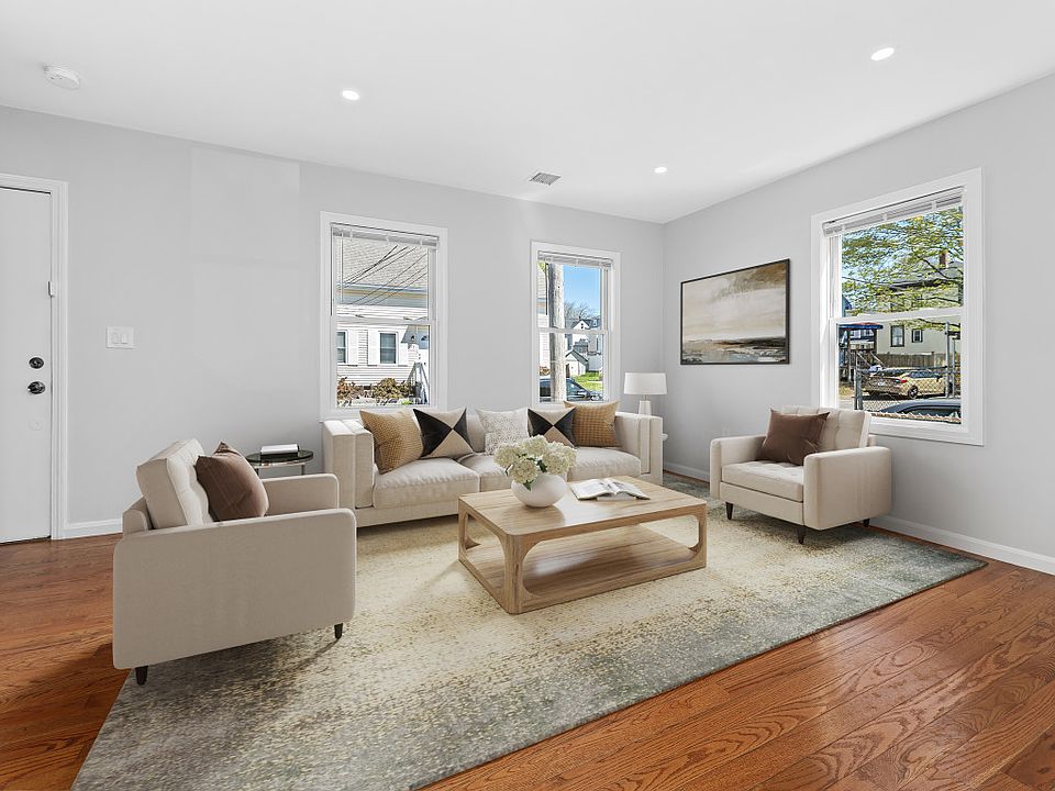 1st image of 14 Dover St #12