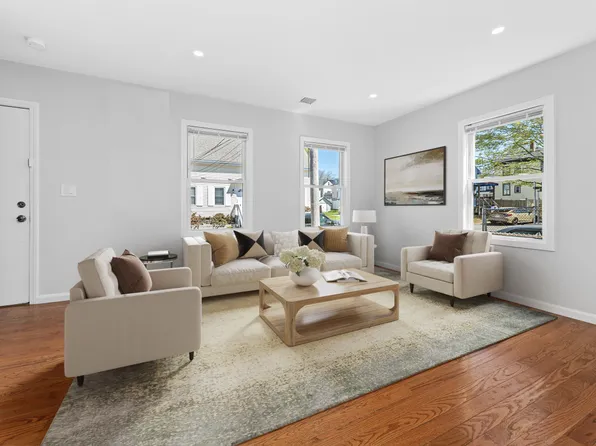 14 Dover St #12, Haverhill, MA 01830