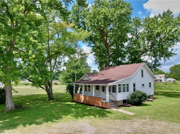 35 S Church St, Valley Stream, OH 44675