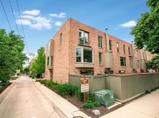 122 Frank Lloyd Wright Ln, Oak Park, IL 60302