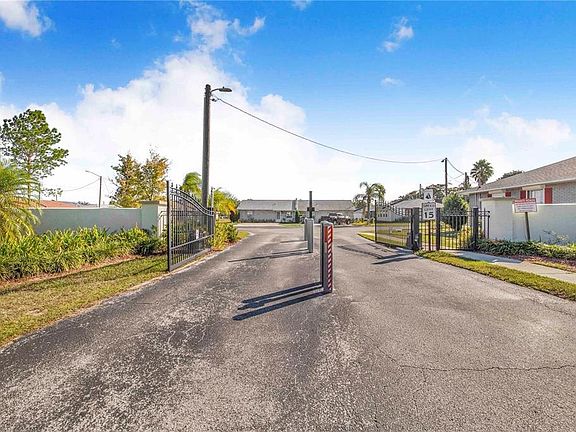 5th image of 1413 THOUSAND ROSES DRIVE S
