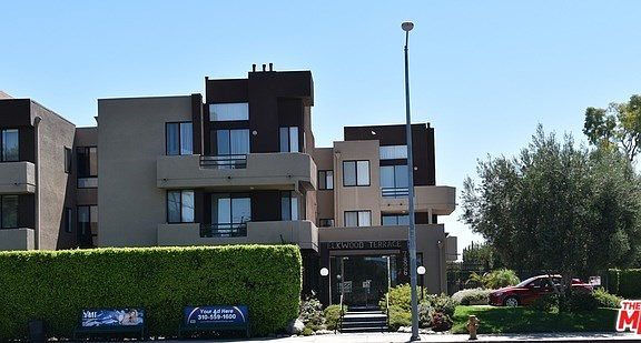 3rd image of 7826 Topanga Canyon Blvd APT 305