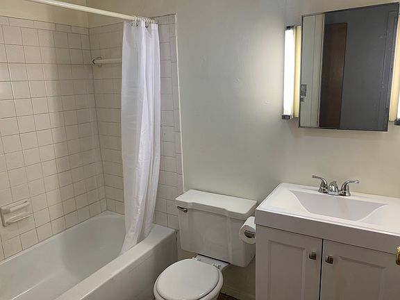 3rd image of 900 S Negley Ave APT 3
