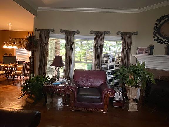 4th image of 104 Grand Hollow Ct