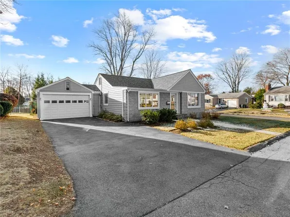 30 Stanley St, North Providence, RI 02904