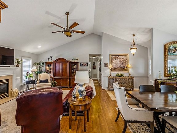 5th image of 108 Reed Pl