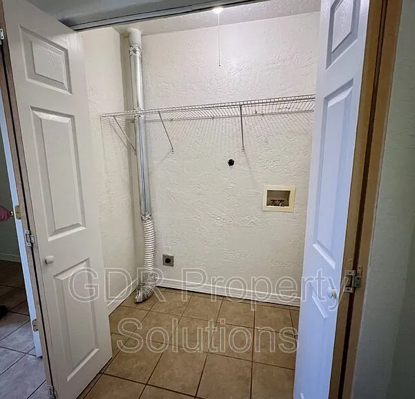 3529 Ross Ave SE — Photo 23