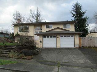 911 S 28th Ct, Renton, WA 98055