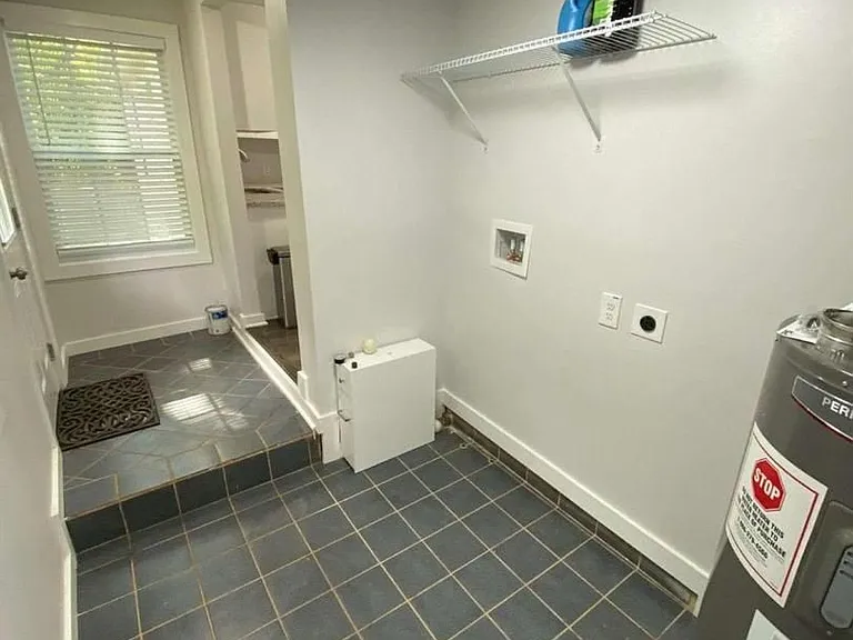 1127 Dobbs Dr SE — Photo 19