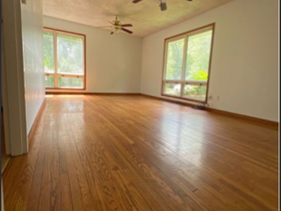 3rd image of 4343 E Deckard Dr