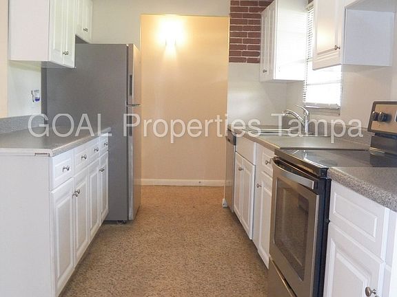 2nd image of 10101 Alambra Ave
