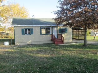 21700 N Harbor Dr, Carlyle, IL