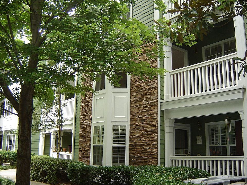 Exterior - Unit is on 2nd Floor