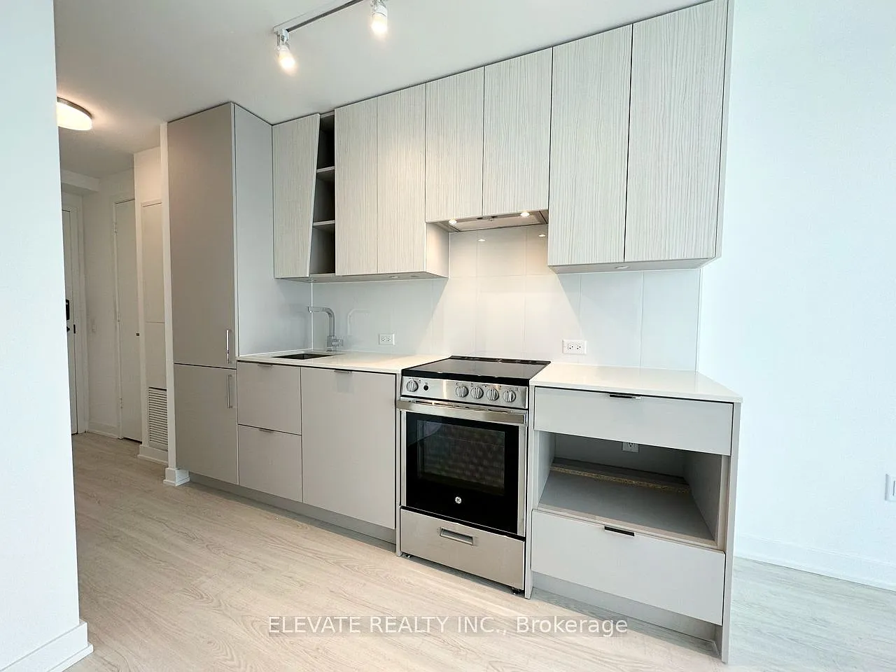 1 bed, $2,200 — Photo 3