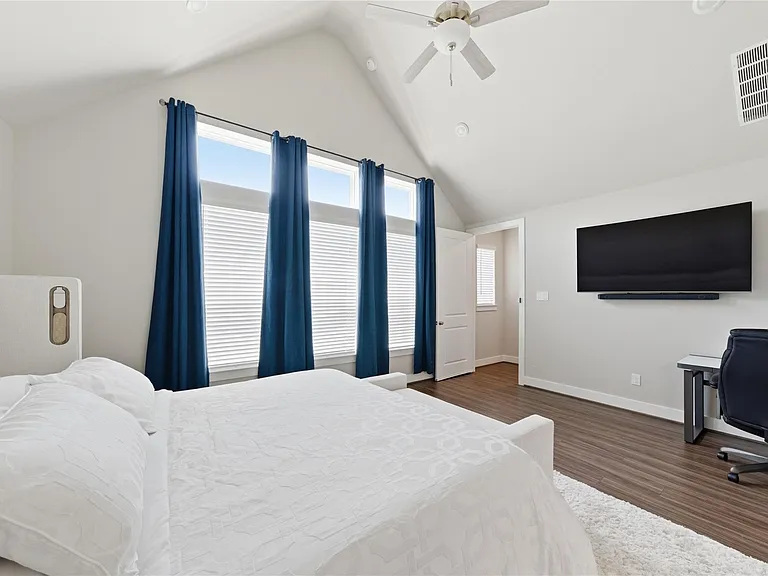 13715 Aventino Pointe Dr — Photo 18