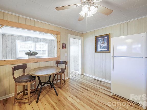 4th image of 5588 River Bend Rd