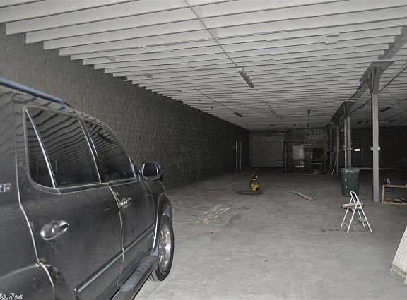 4th image of 815 Broadway St