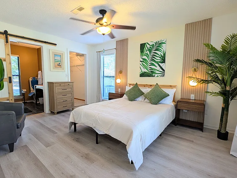 4450 Little River Dr #INN-601 — Photo 11