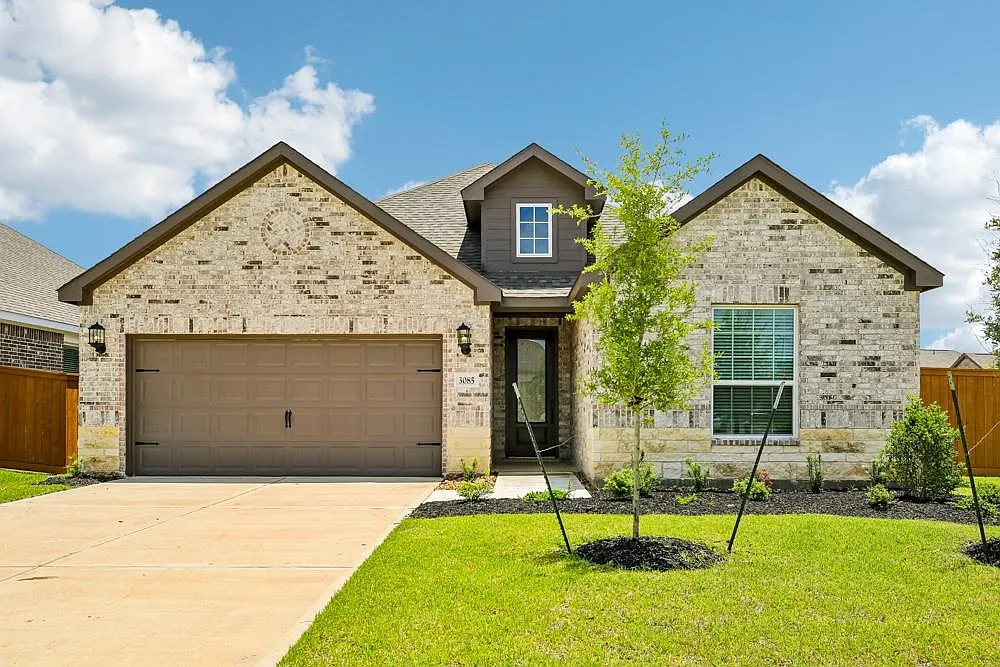 3 bed, 2.0 bath, 1683 sqft, $2,965 — Photo 1