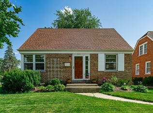 353 E Washington St, Des Plaines, IL 60016