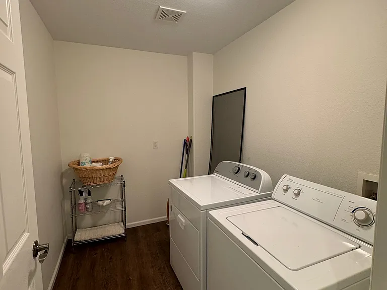 1652 Cherry Hills Ln — Photo 33