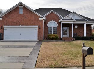 900 Reynolds Price Dr, Kernersville, NC 27284