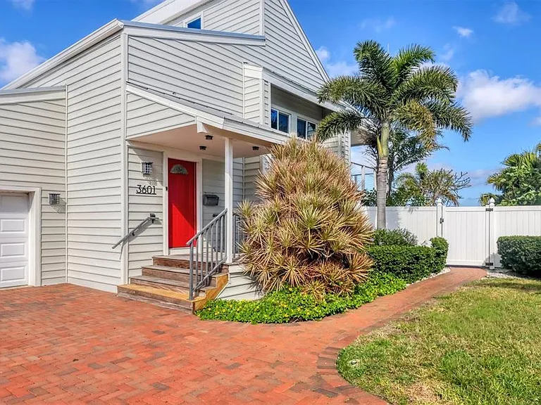 3601 Coquina Key Dr SE — Photo 6