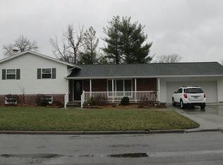 1312 E Scott St, Olney, IL 62450