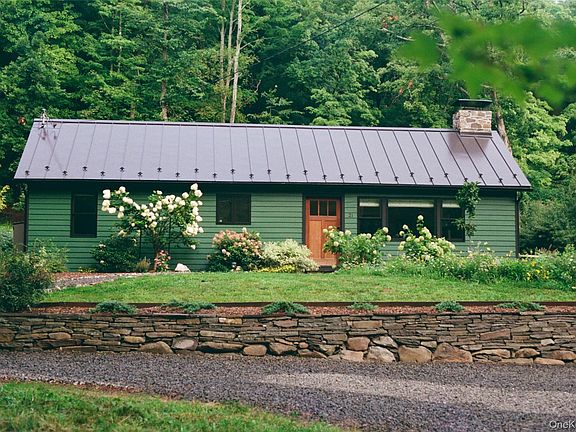 3rd image of 21 Vandermark Road