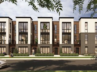 600 E Henry Clay St #B1, Milwaukee, WI 53217