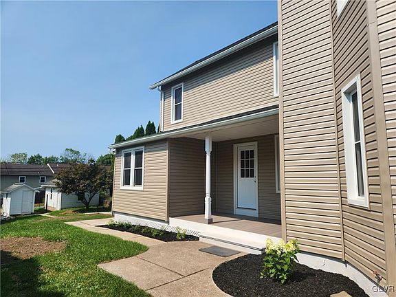 5th image of 552 Washington Ave