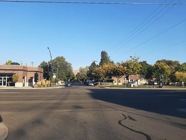 1108 S Longmont Ave — Photo 14