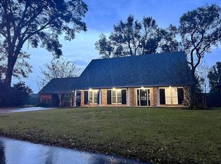 945 Bellevue Plantation Rd, Lafayette, LA 70503