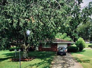 55633 Riverview Manor Dr, Elkhart, IN 46514