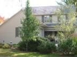 2849 Falmouth Rd, Shaker Heights, OH 44122