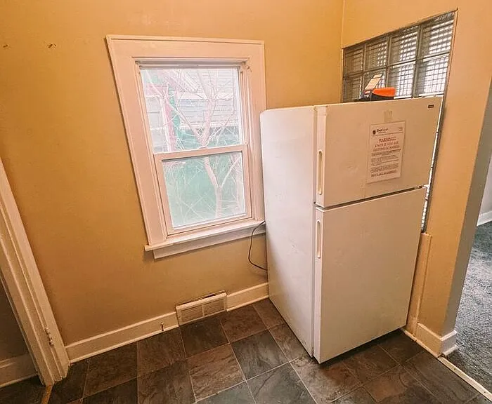914 Eureka St #7 — Photo 6