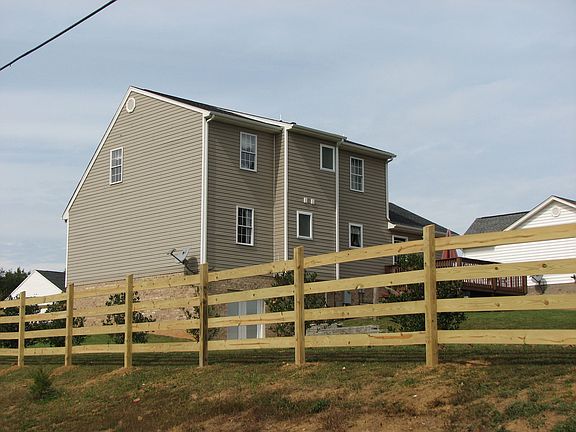 Side Yard with fencing