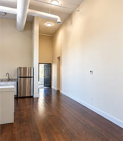 1 bed, 850 sqft, $1,950 — Photo 2