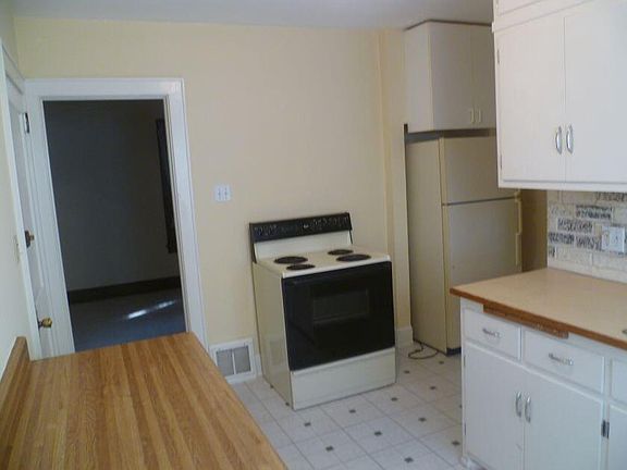 4th image of 1755 S 73rd STREET