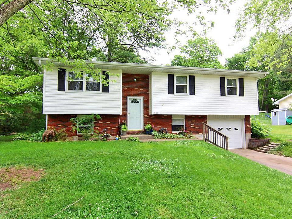 1st image of 900 Odus Dr