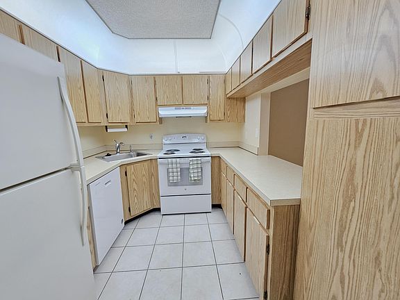 4th image of 3618 Alder Drive #F1