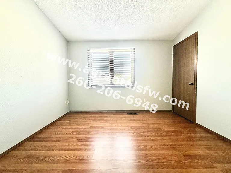 2718 Sherman Blvd — Photo 8